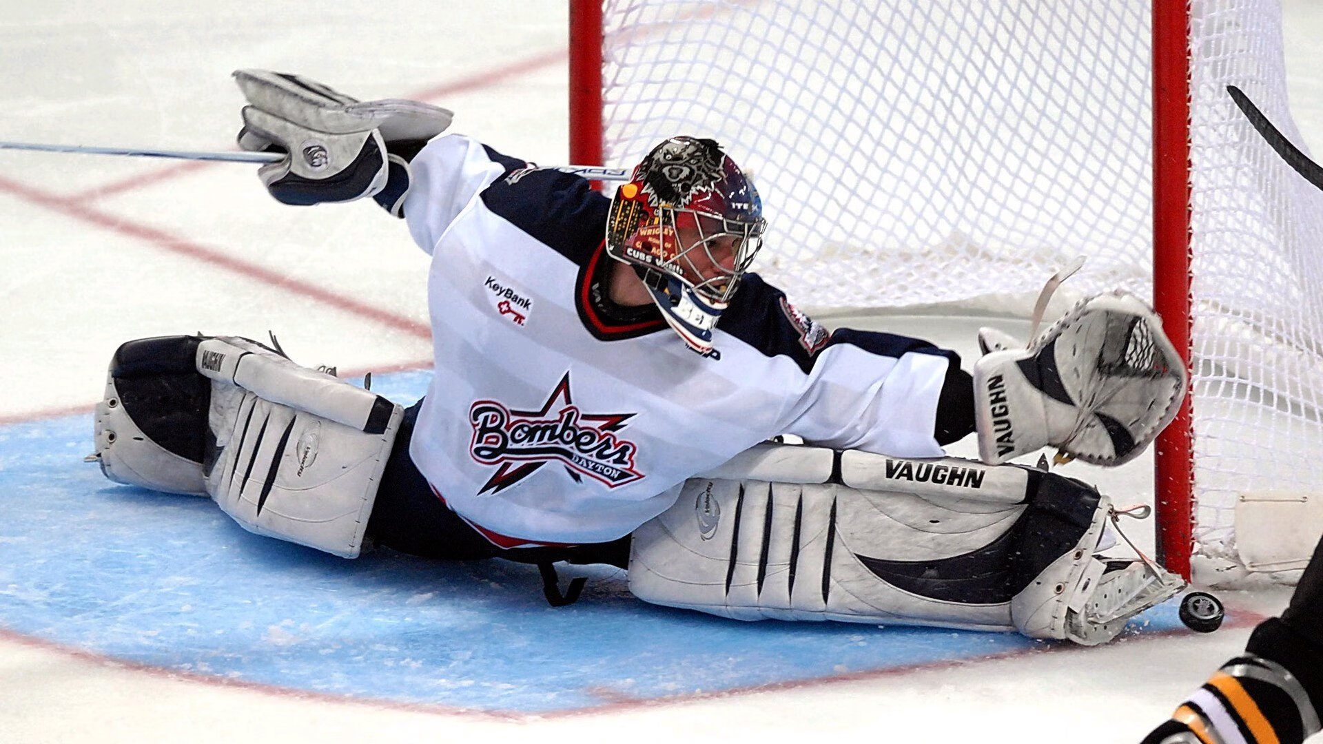 青少年篮球“青春飞扬”公益巡演走进湖北武汉,武汉青少年宫篮球